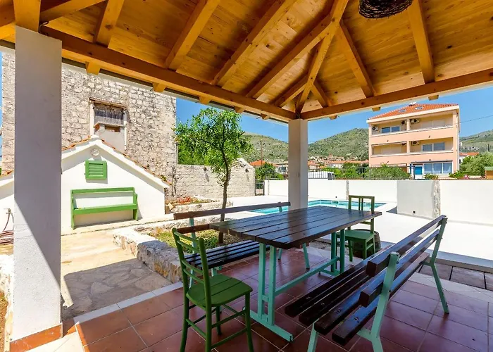 بيت للعطل House Mia تروغير