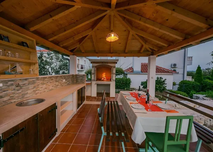 House Mia * تروغير
